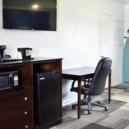 Rodeway Inn Swainsboro Dış mekan fotoğraf
