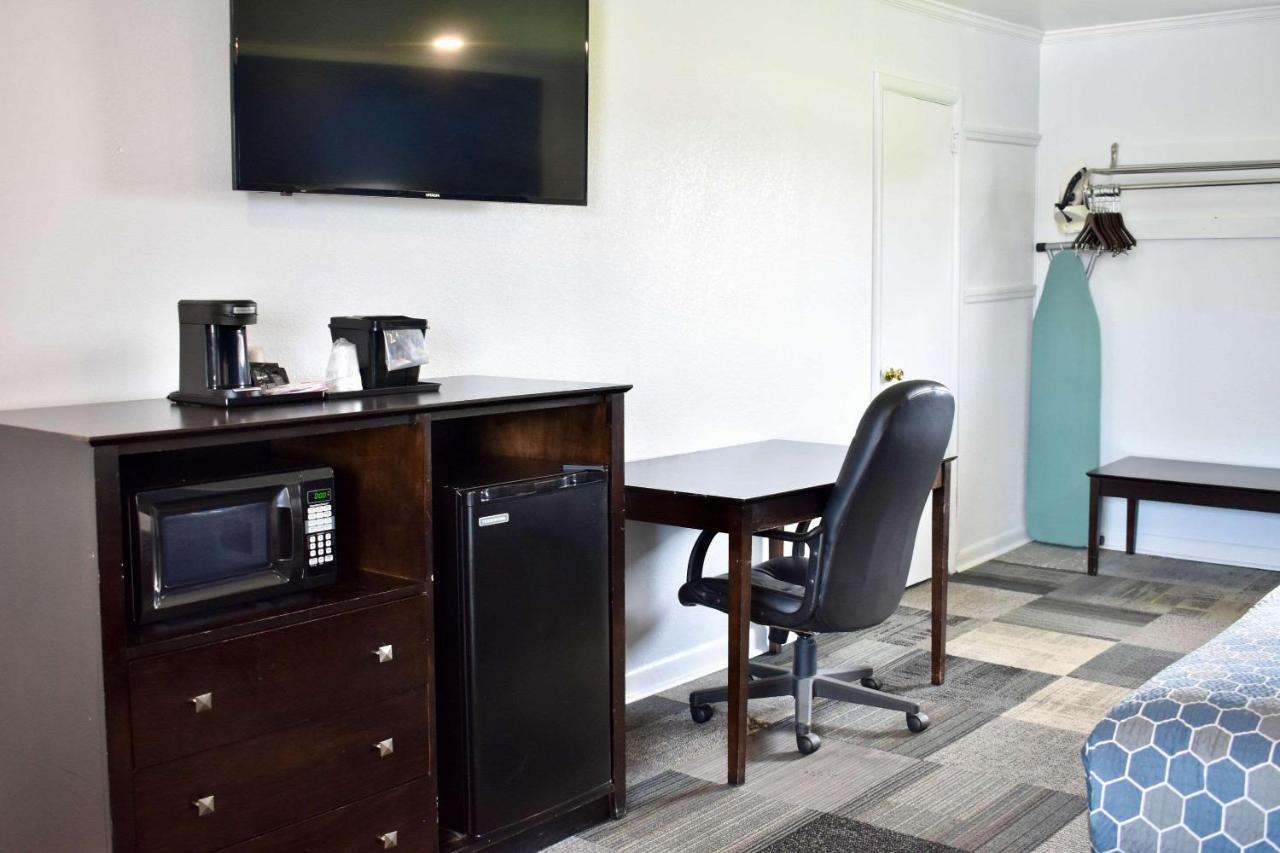 Rodeway Inn Swainsboro Dış mekan fotoğraf