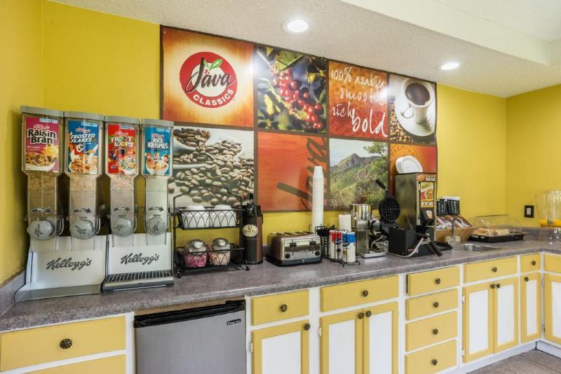 Rodeway Inn Swainsboro Dış mekan fotoğraf